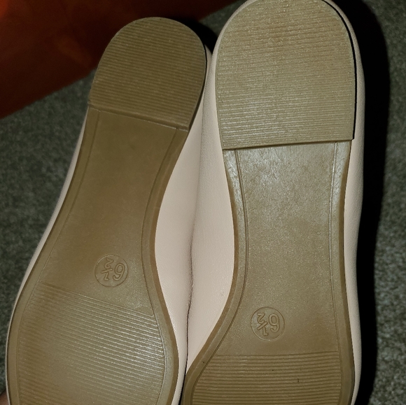 Flats - Picture 2 of 3